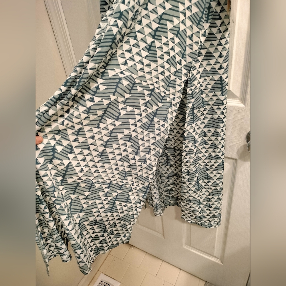 Women's Lula Roe Duster - Picture 5 of 11